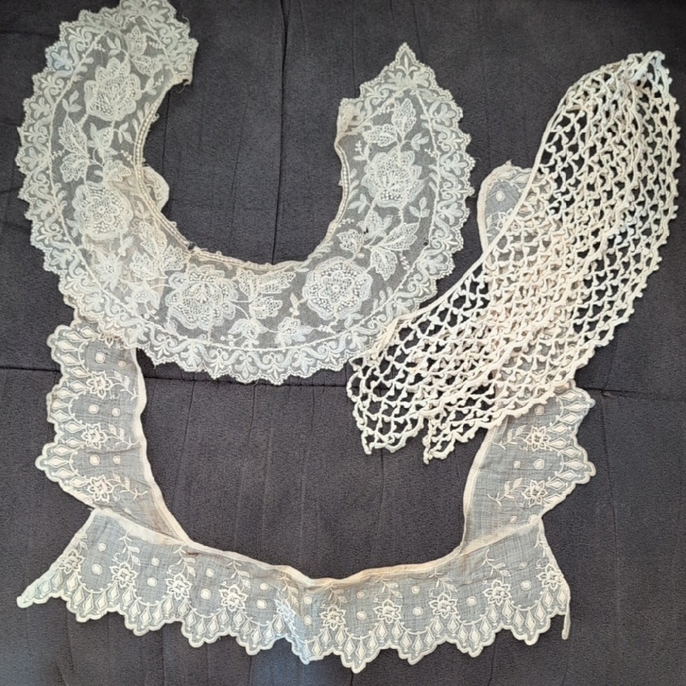 Vintage Lace Collar Set